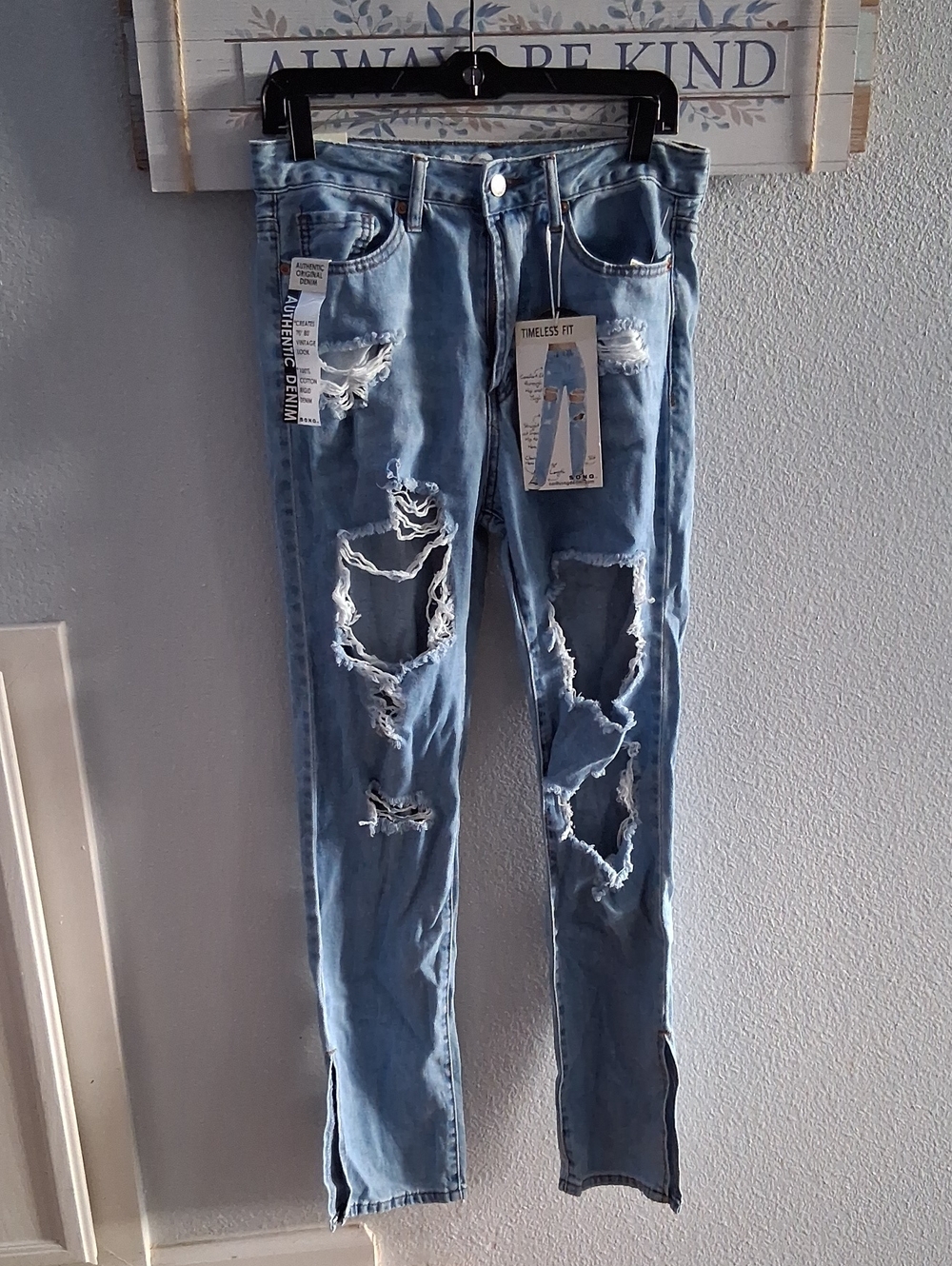 Timeless Fit Ripped Jeans